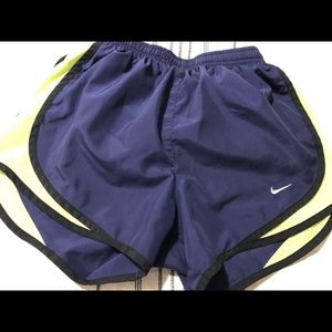 Women’s Nike running short